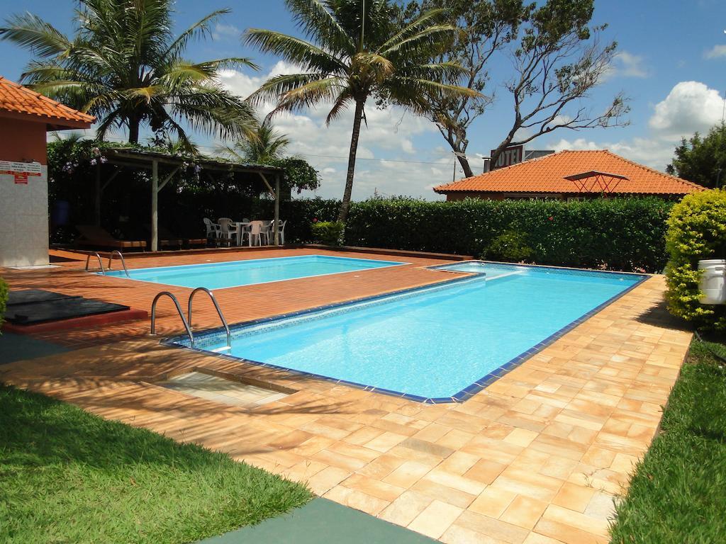 Hotel Pousada Vale Do Sol Em Pompeia Bagian luar foto
