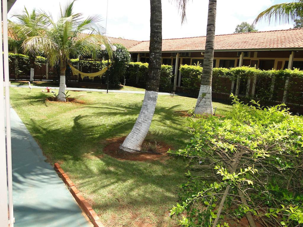 Hotel Pousada Vale Do Sol Em Pompeia Bagian luar foto