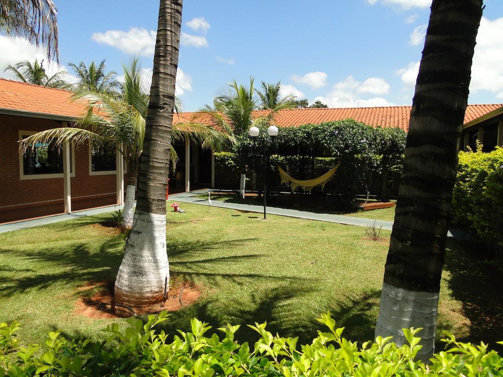 Hotel Pousada Vale Do Sol Em Pompeia Bagian luar foto